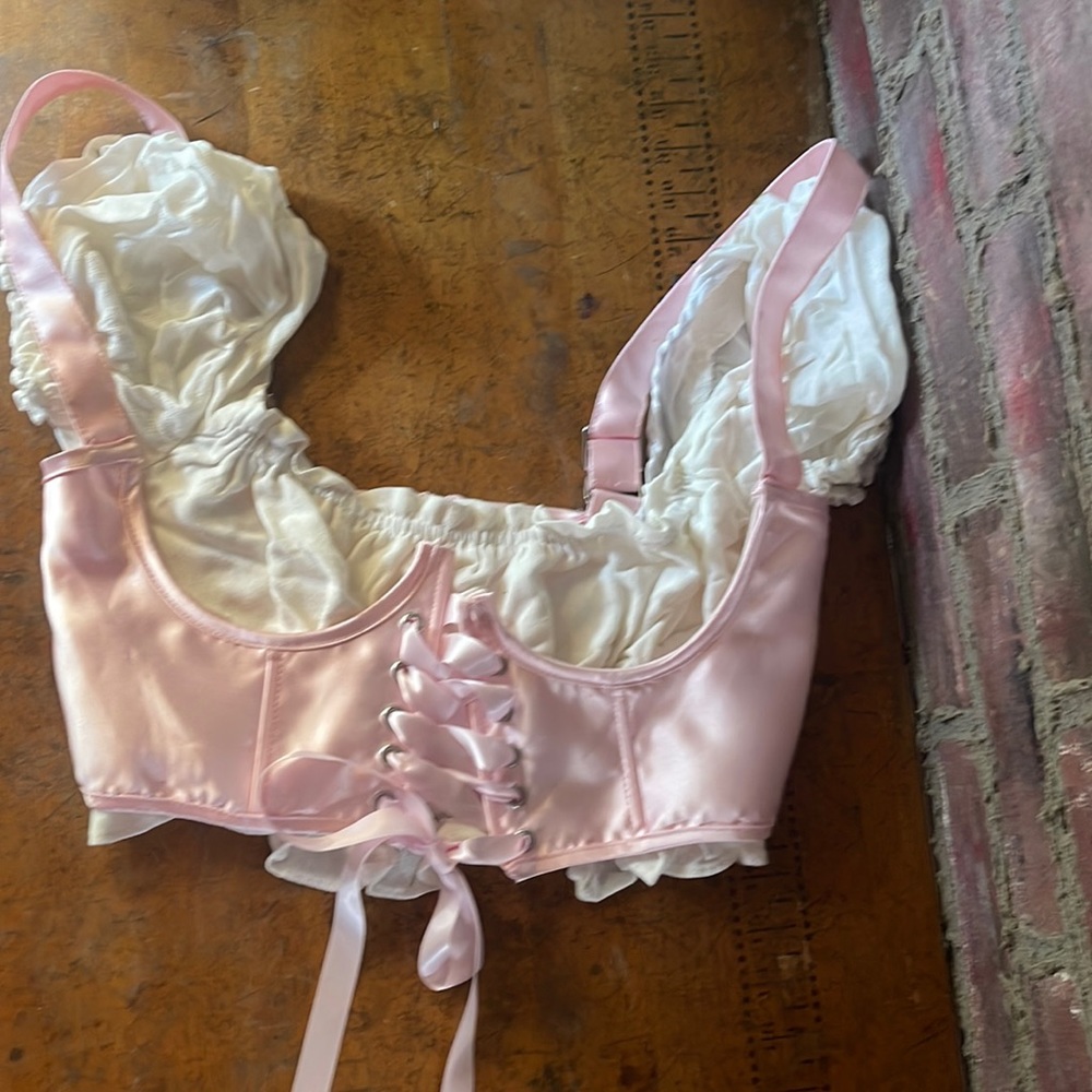 Pink mini corset.